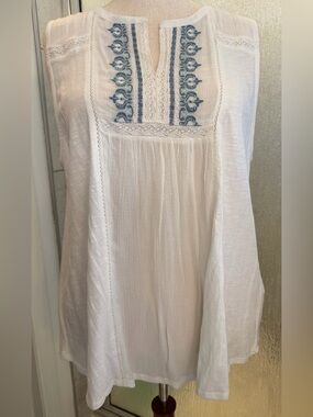 Lucky Brand White Tank with Blue Embroidered Front Panel Size 3X NWT $20